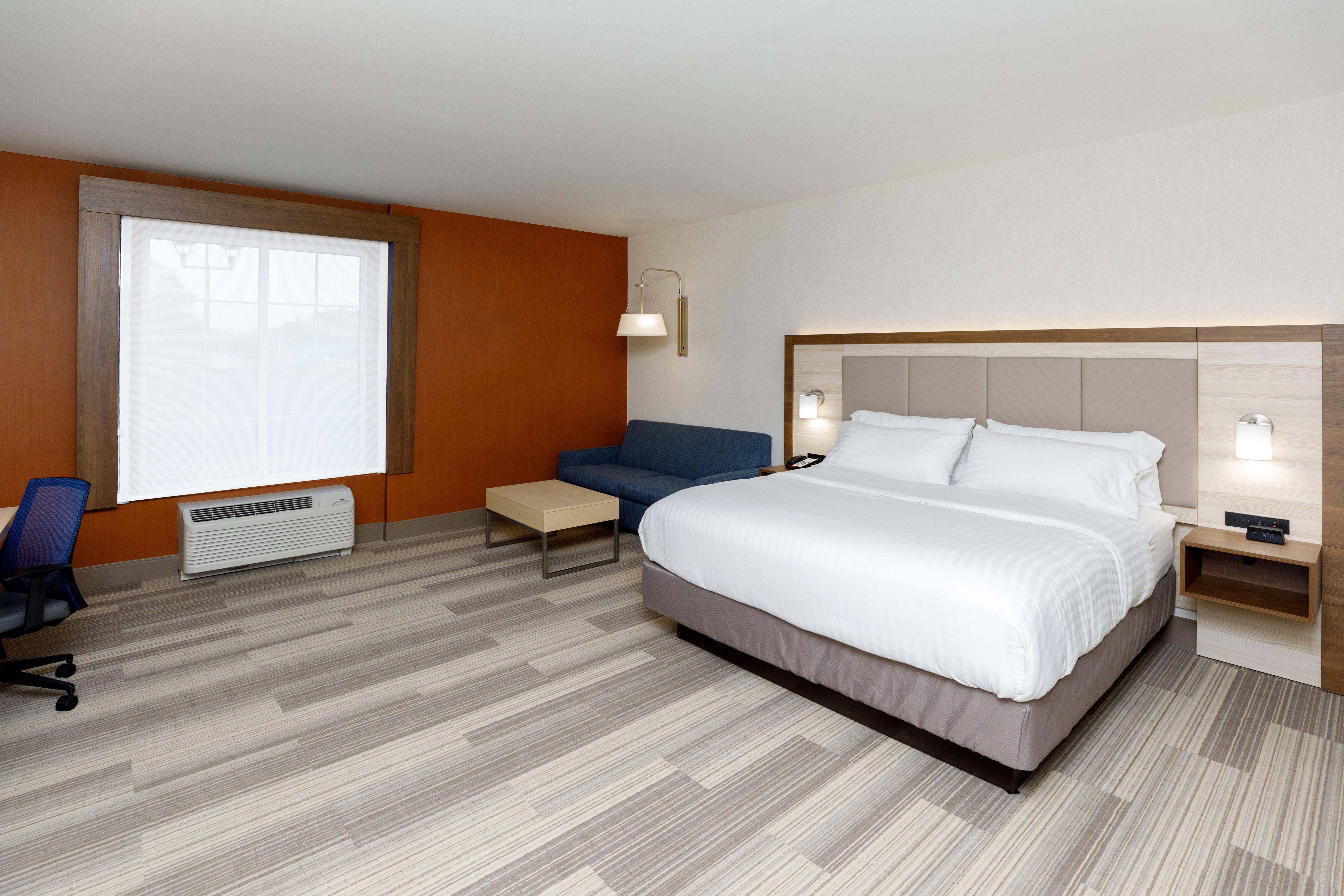 Holiday Inn Express & Suites - Sturbridge By Ihg Εξωτερικό φωτογραφία