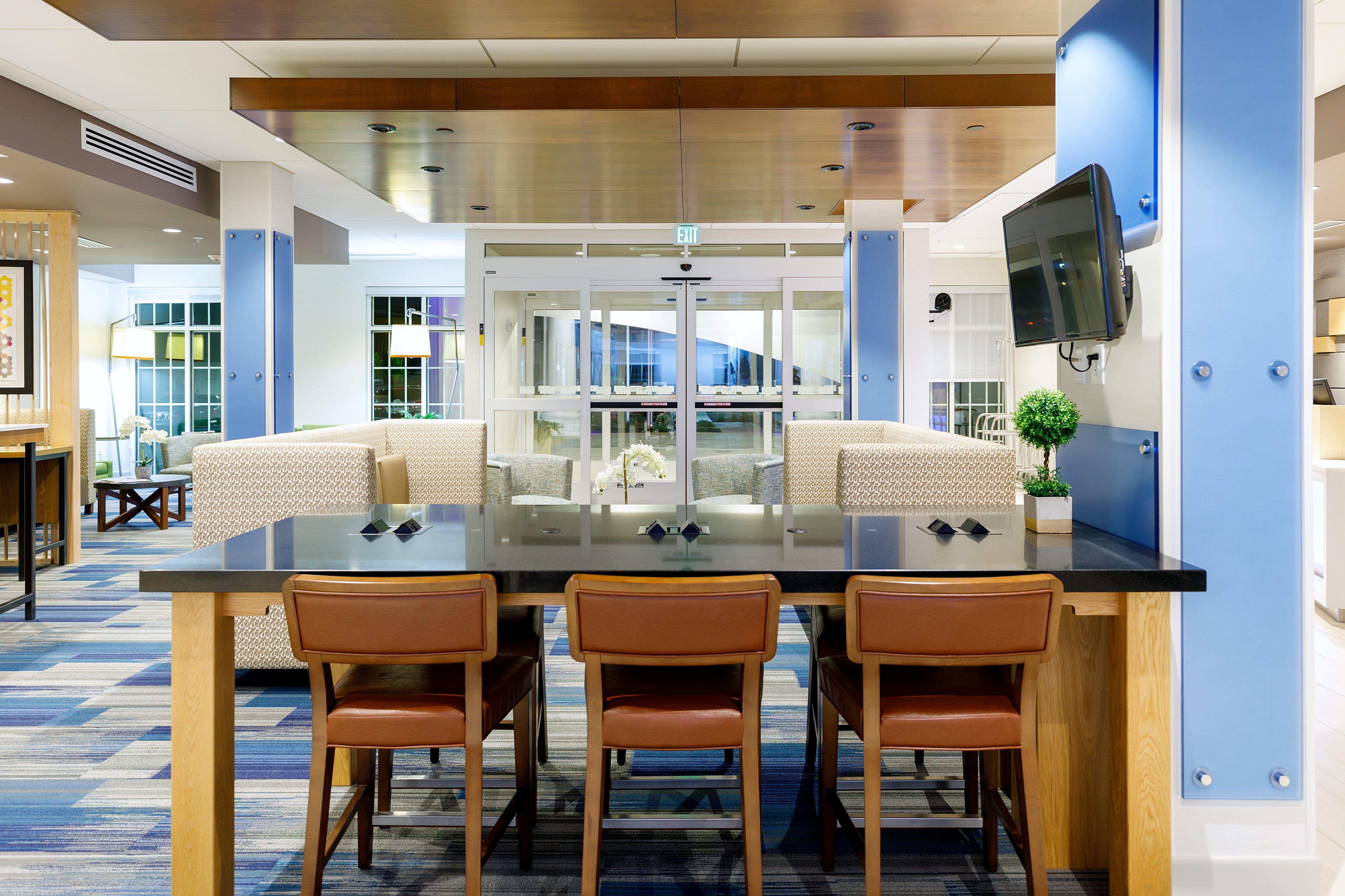 Holiday Inn Express & Suites - Sturbridge By Ihg Εξωτερικό φωτογραφία