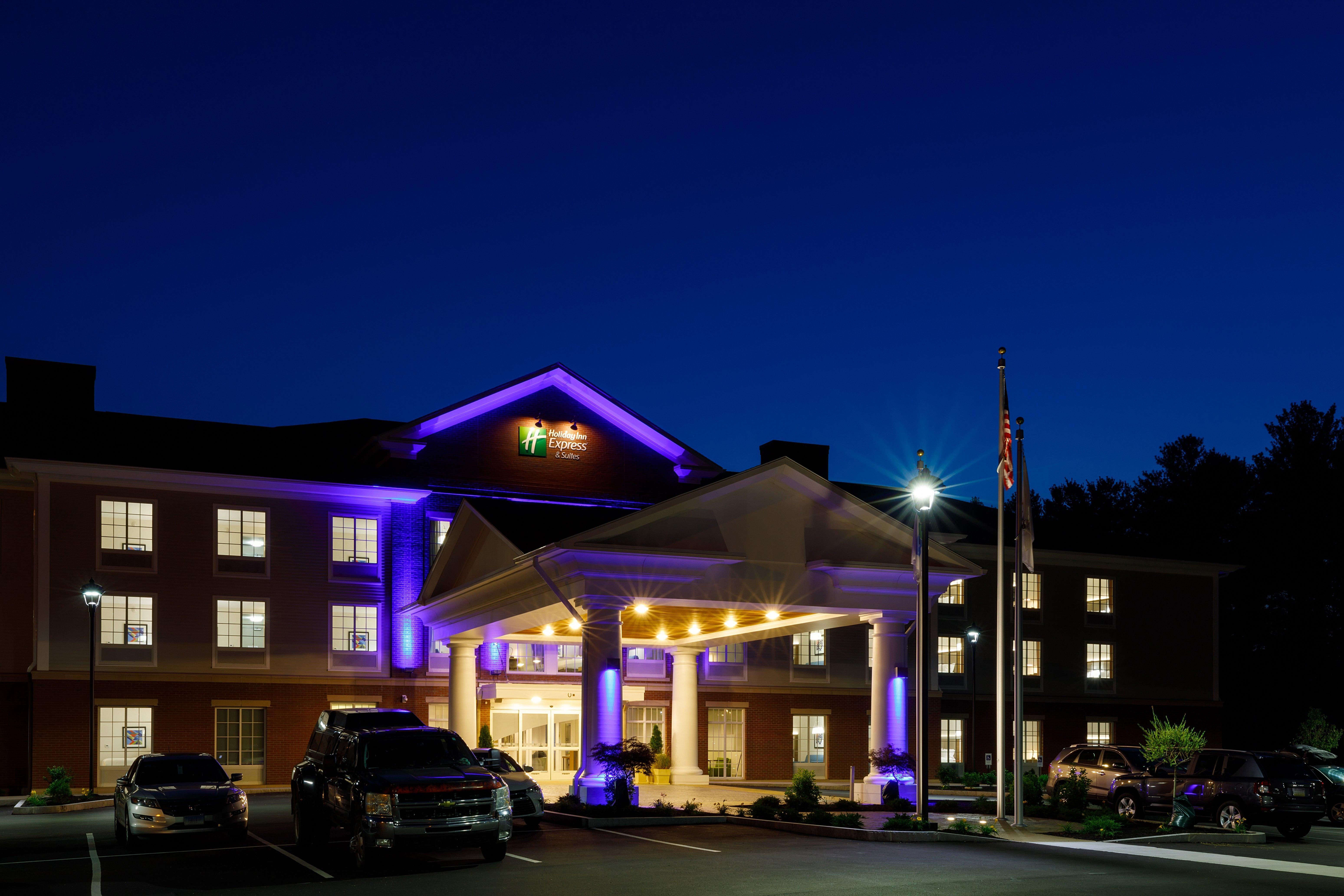 Holiday Inn Express & Suites - Sturbridge By Ihg Εξωτερικό φωτογραφία