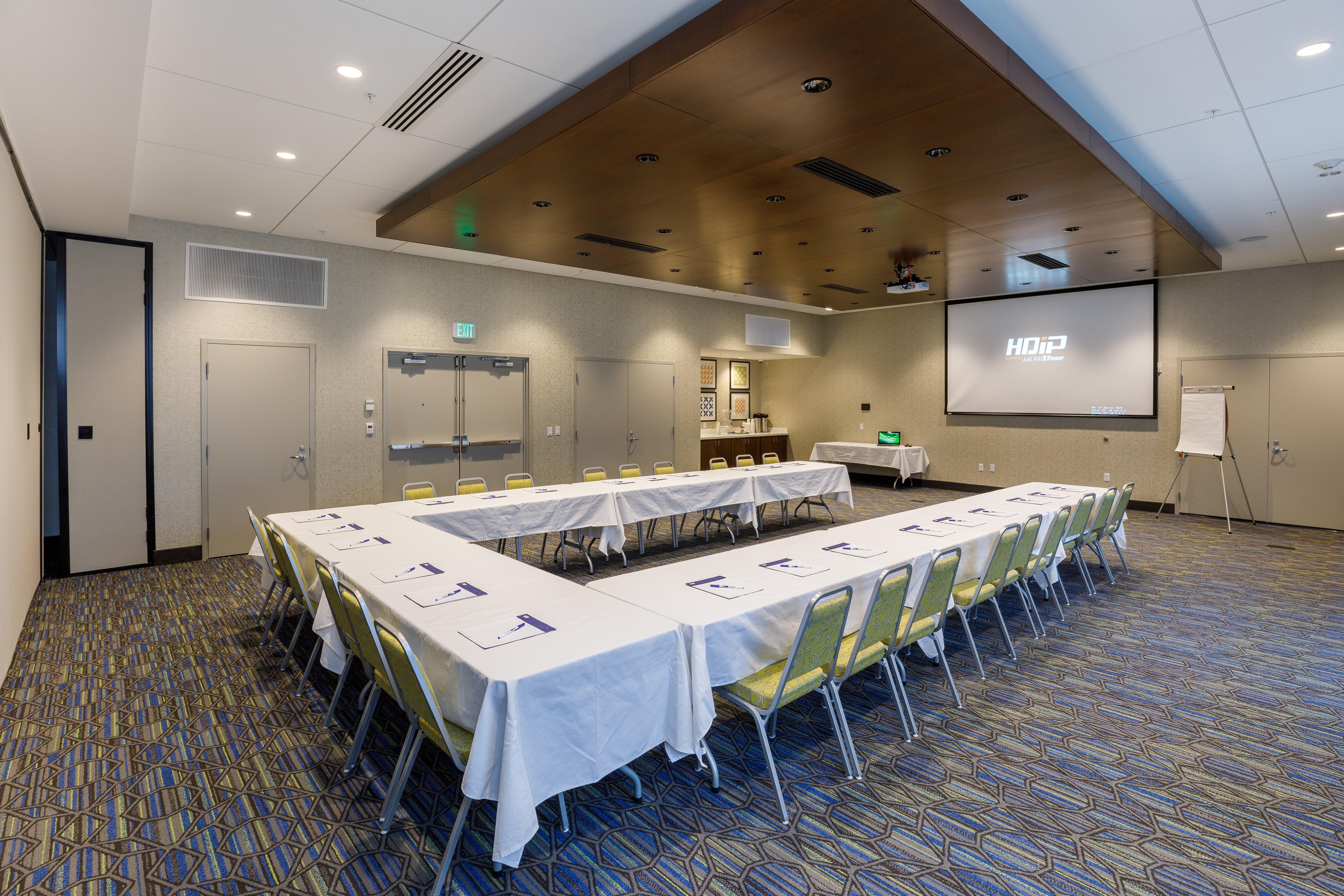 Holiday Inn Express & Suites - Sturbridge By Ihg Εξωτερικό φωτογραφία