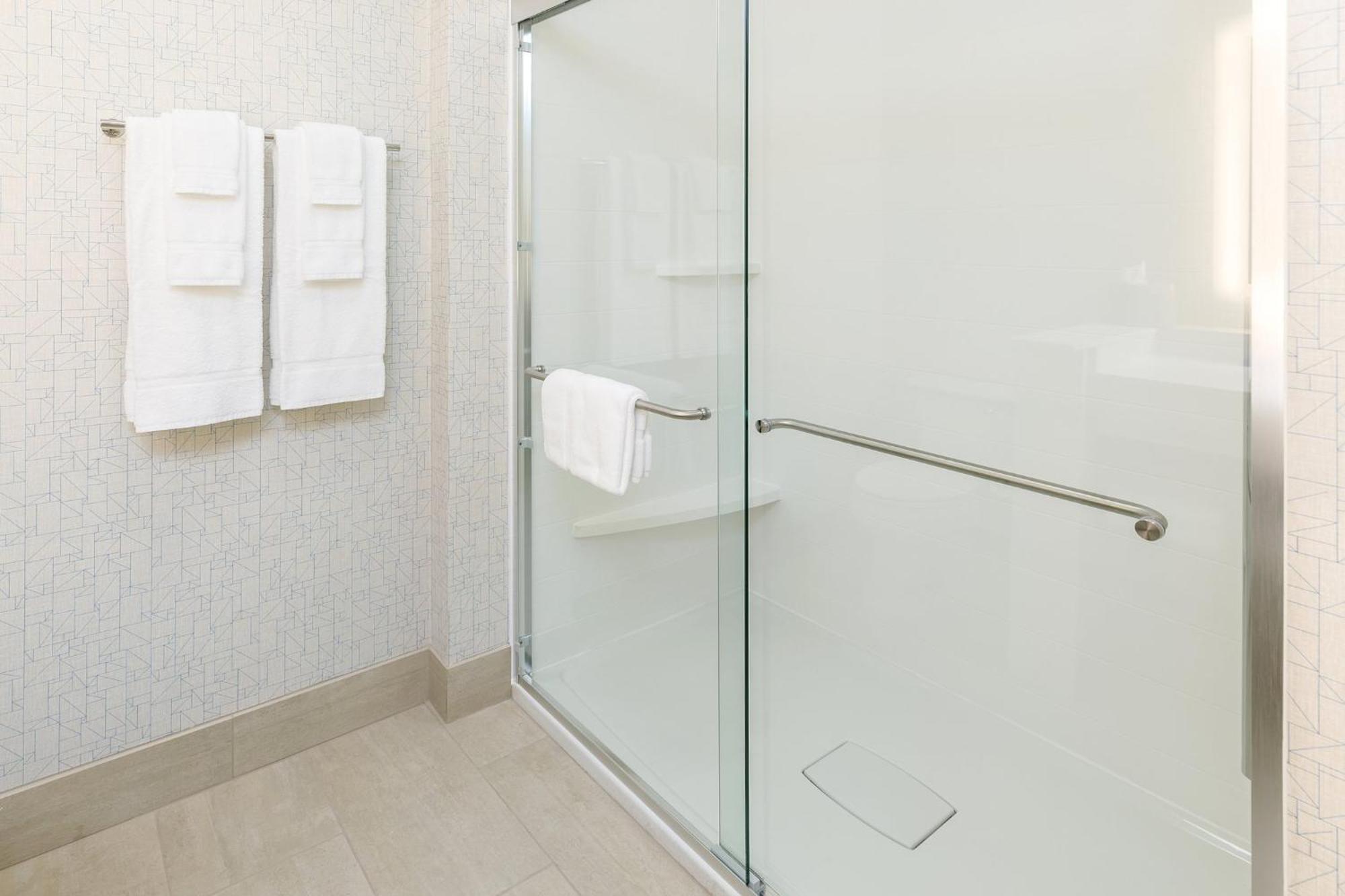 Holiday Inn Express & Suites - Sturbridge By Ihg Εξωτερικό φωτογραφία