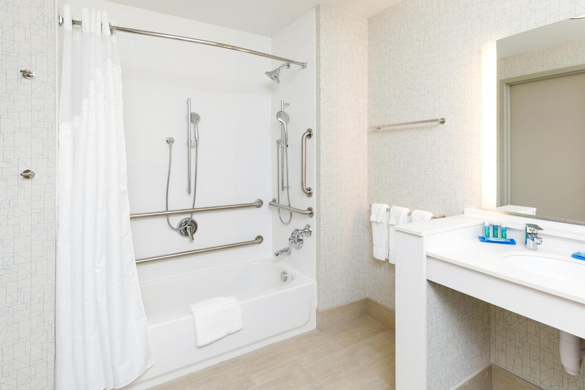 Holiday Inn Express & Suites - Sturbridge By Ihg Εξωτερικό φωτογραφία