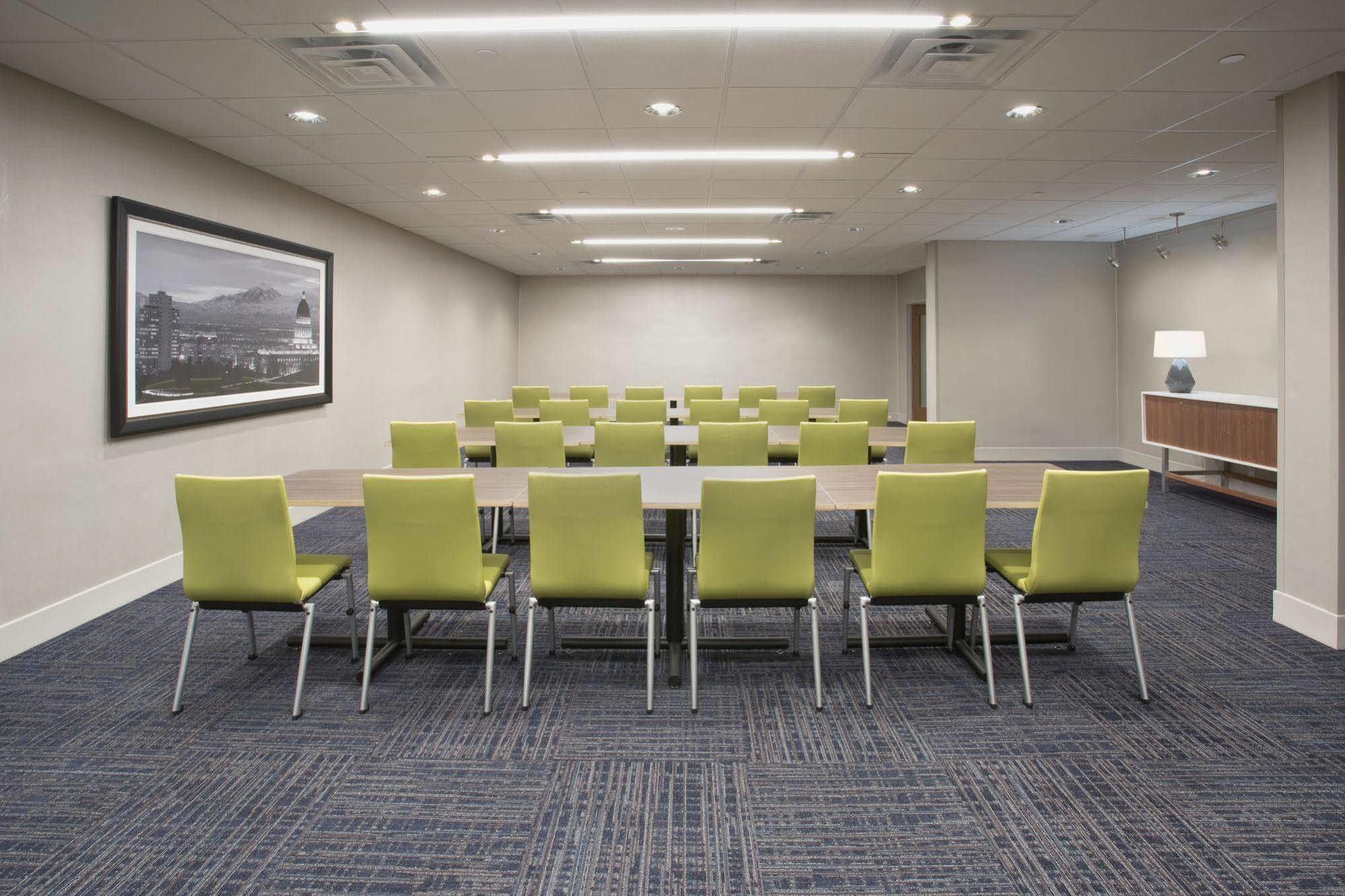 Holiday Inn Express & Suites - Sturbridge By Ihg Εξωτερικό φωτογραφία
